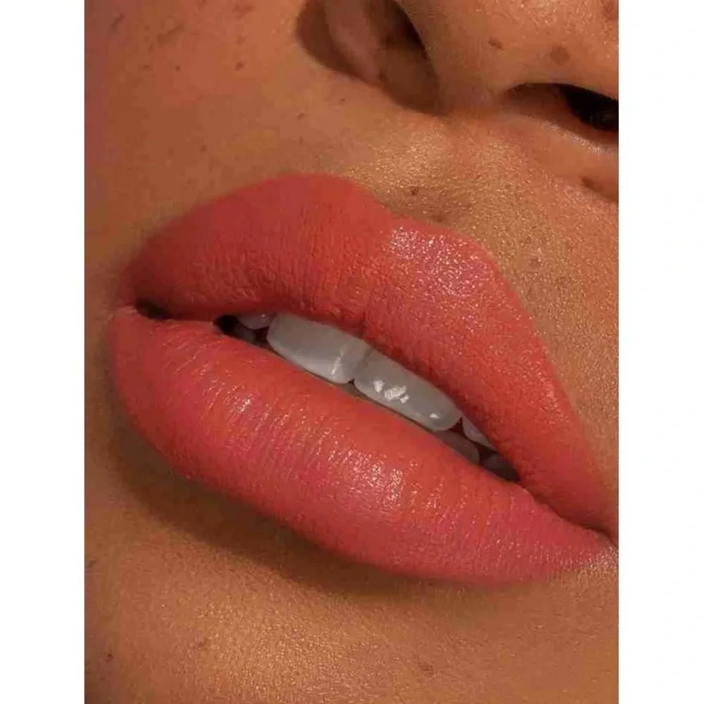 KYLIE COSMETICS Matte Lipstick - Miami (soft strawberry nude) NIB